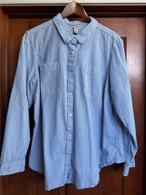 L.L. Bean Women’s Classic Seersucker Blue and White Blouse